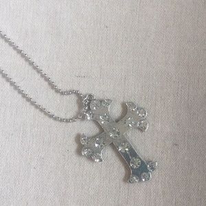 BNWT RHINESTONE CROSS NECKLACE